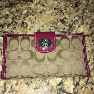 Used- coach wallet